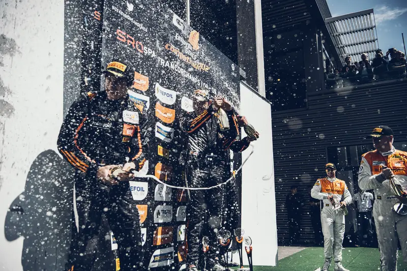 Jamie Vandenbalck — Champagne op het podium