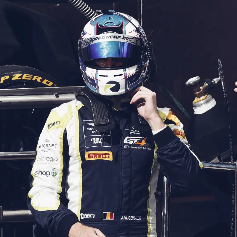 Jamie Vandenbalck — Met helm, Aston Martin Racing