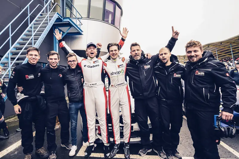 Jamie Vandenbalck — Feest met het team (2021)